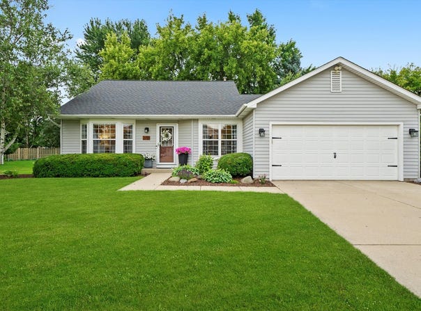 3721 Brighton Place, McHenry, IL 60050