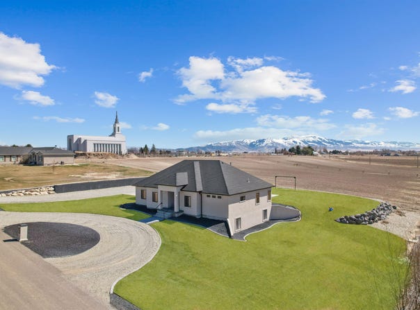 129 E 33 S, Burley, ID 83318