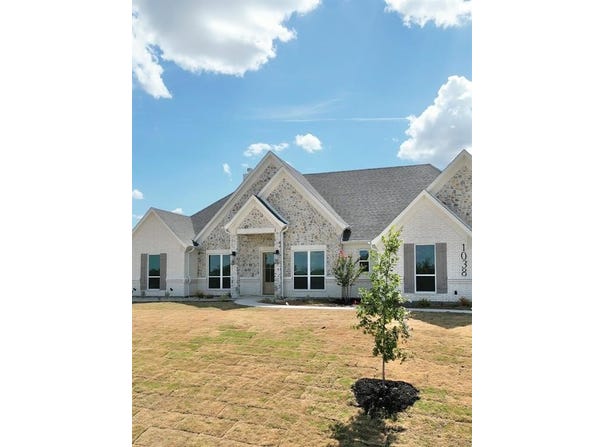 1038 Deer Island Court, Azle, TX 76020