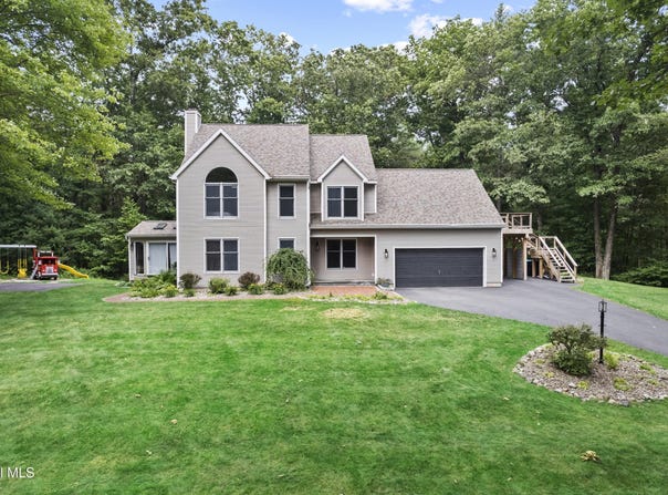 12 Bog Meadow Run, Saratoga, NY 12866