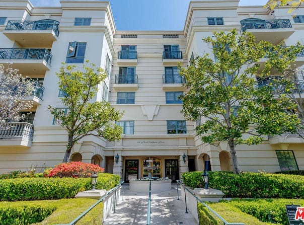 430 N Oakhurst Dr, Beverly Hills, CA 90210