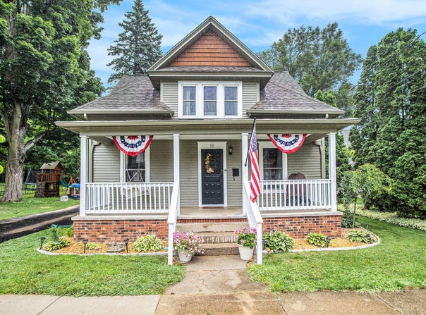 210 N Liberty Street, Marshall, MI 49068