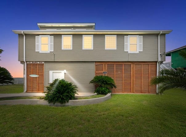 110 Bayshore Drive, Ingleside on the Bay, TX 78362