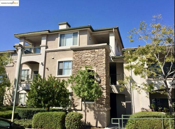 701 Gibson DR, Roseville, CA 95678