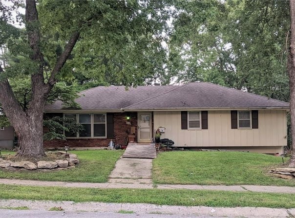 6605 N Agnes Street, Gladstone, MO 64119