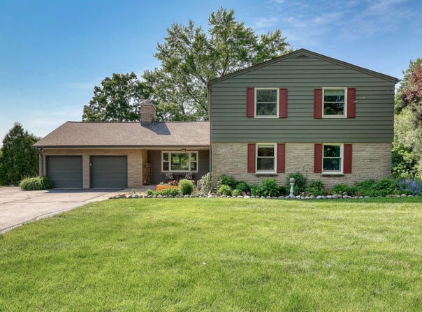 3365 Cardinal Dr, Brookfield, WI 53005