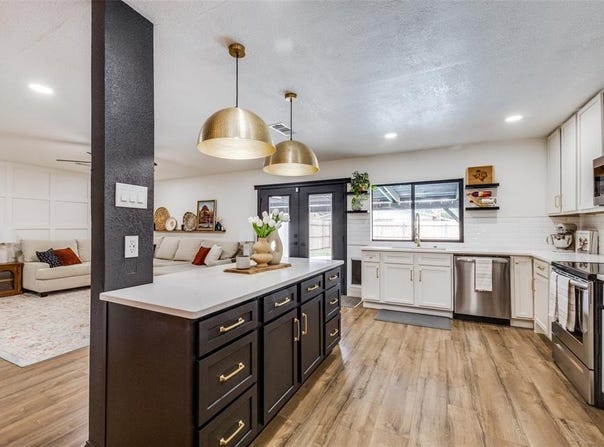726 W Crossland Boulevard, Grand Prairie, TX 75052