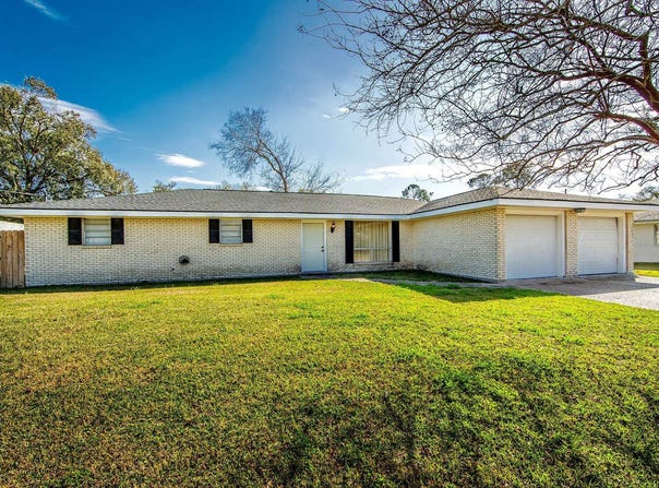 305 Wildwood Dr, Houma, LA 70363