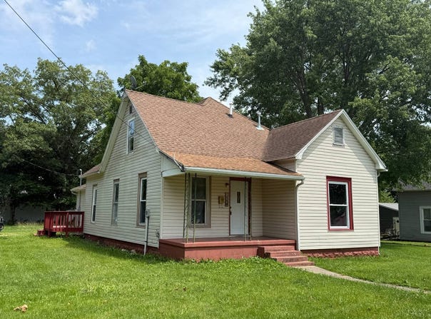 306 N  Walnut St, Newton, IL 62448