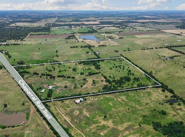 901 County Road 3925, Wolfe City, TX 75496