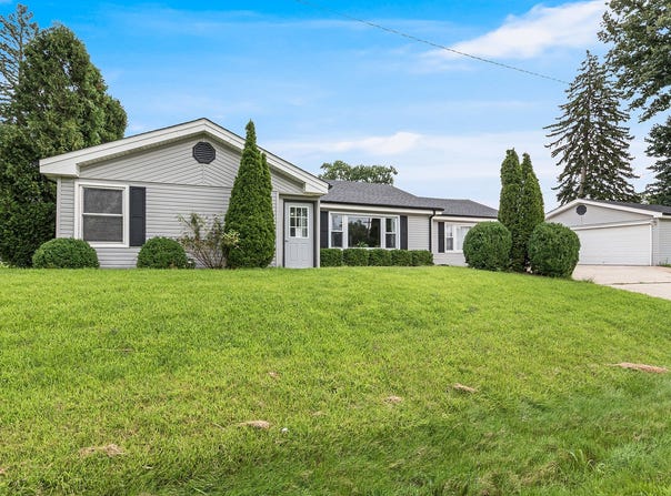 6855 W 113th Street, Worth, IL 60482