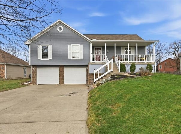 814 S PARK Drive, Raymore, MO 64083