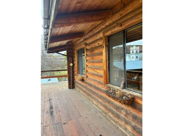 206 High St, Mitchell, OR 97750