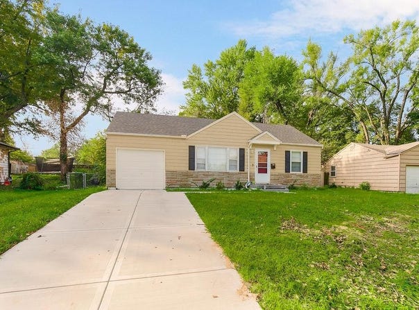 8805 E 73rd Street, Raytown, MO 64133