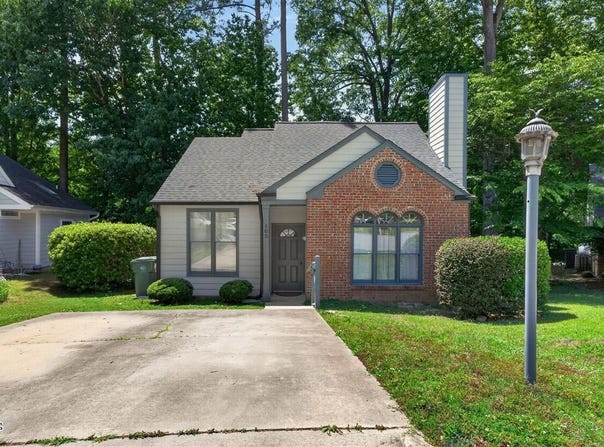 105 Ellsworth Place, Cary, NC 27511