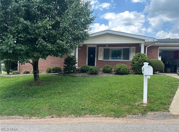53 Central Drive, Parkersburg, WV 26105