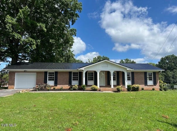 867 Northeast Wayne Avenue, Abingdon, VA 24210