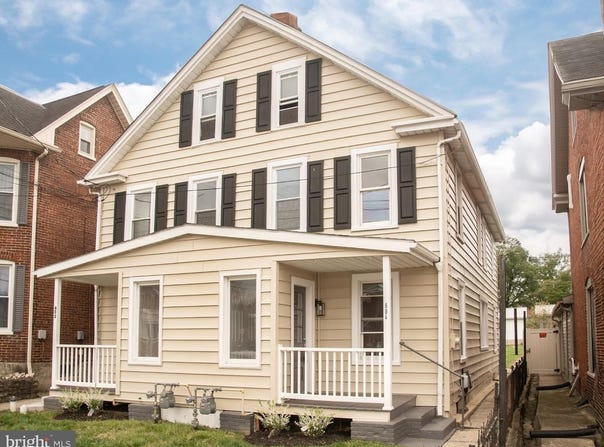 604 W MAIN ST, WAYNESBORO, PA 17268