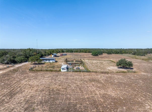 2135 Mule Creek Rd, Harwood, TX 78632