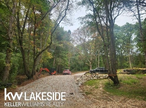 13493 Riker, Chelsea, MI 48118