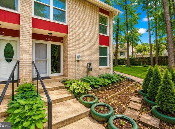 8585 SEASONS Way, LANHAM, MD 20706