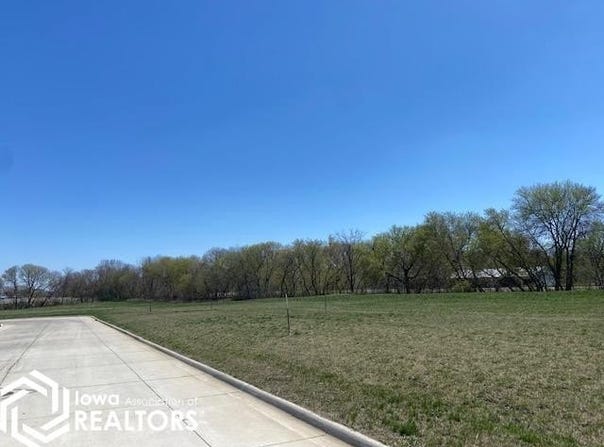 4th St NE, Britt, IA 50423-0000