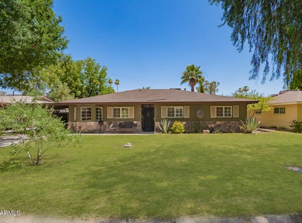 1825 E MEDLOCK Drive, Phoenix, AZ 85016