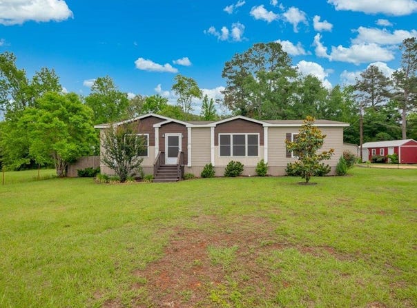 572 4th Street, Cushing, TX 75760