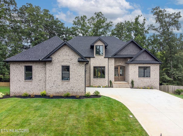 591 Yosemite Drive Drive, Lenoir City, TN 37771