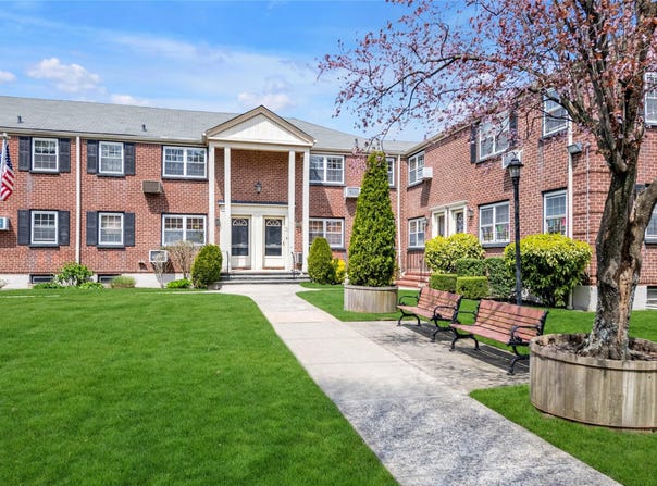 213-25 73 Avenue, Bayside, NY 11364