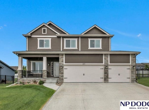 11623 111 Avenue, Papillion, NE 68046
