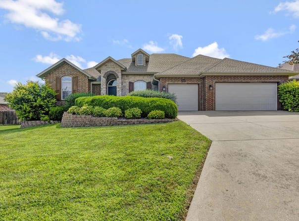 904 N 20th Avenue, Ozark, MO 65721