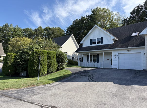 20 Spring Pond Circle, York, ME 03909