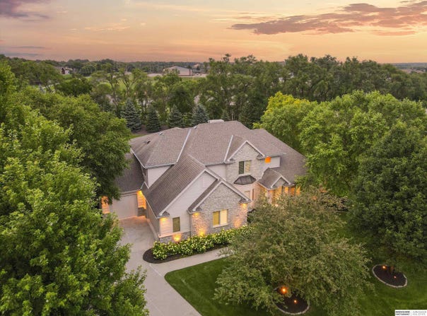 1219 Ranch View Lane, Elkhorn, NE 68022