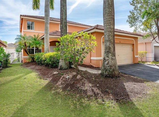 934 Bluewood Ter, Weston, FL 33327