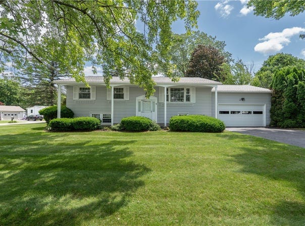 6 Meadowbrook Ter, North Dansville, NY 14437