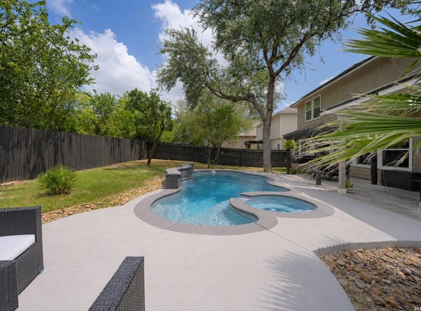731 RANCH FLS, San Antonio, TX 78245