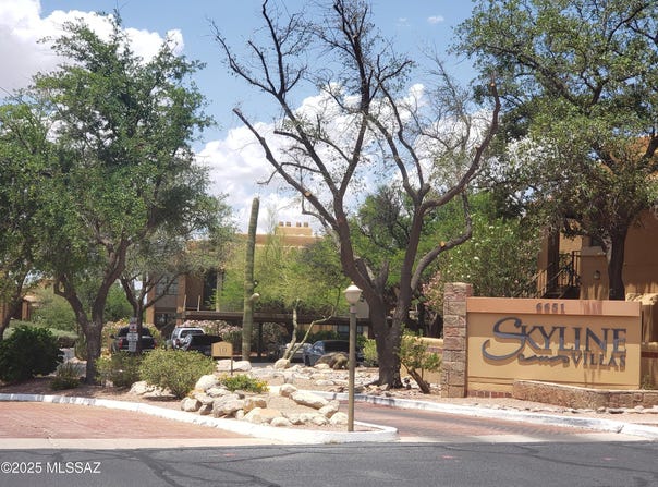 6651 N Campbell Avenue, Tucson, AZ 85718