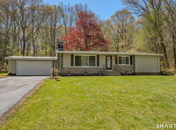 72 Pollys Lane, Montville, CT 06382
