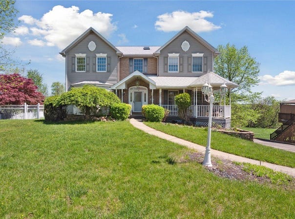 217 Parkridge Pl, South Park, PA 15129