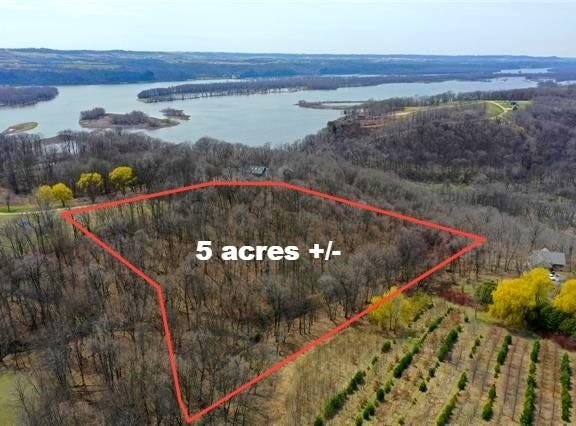 5 Acres Whispering Bluffs Lane, Cassville, WI 53806
