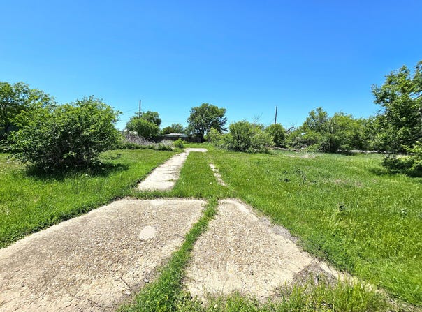 1124 S Varnon Drive, Pampa, TX 79065
