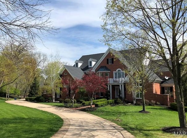2024 Kingspointe Drive, Chesterfield, MO 63005