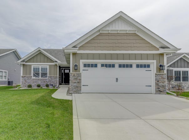 8595 Larkspur Terrace, St. John, IN 46373
