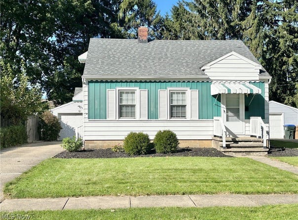 119 Adams Avenue, Cuyahoga Falls, OH 44221