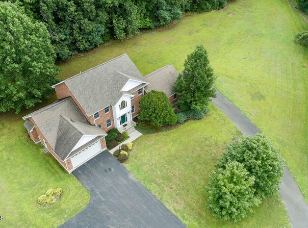 21 Presidential Drive, Kinderhook, NY 12106