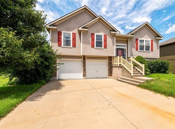 7104 E 163rd Terrace, Belton, MO 64012