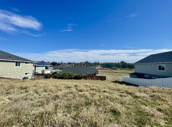 135 Hidden Valley Drive, Eagle Point, OR 97524