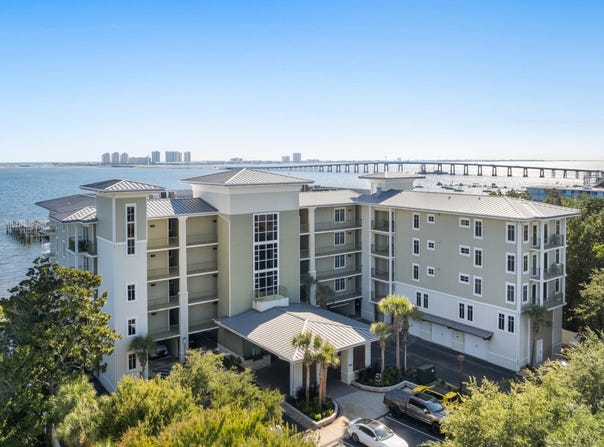 8747 Navarre Parkway, Navarre, FL 32566
