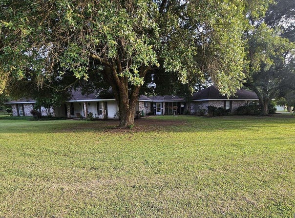 1343 Holly Dr, Slaughter, LA 70777